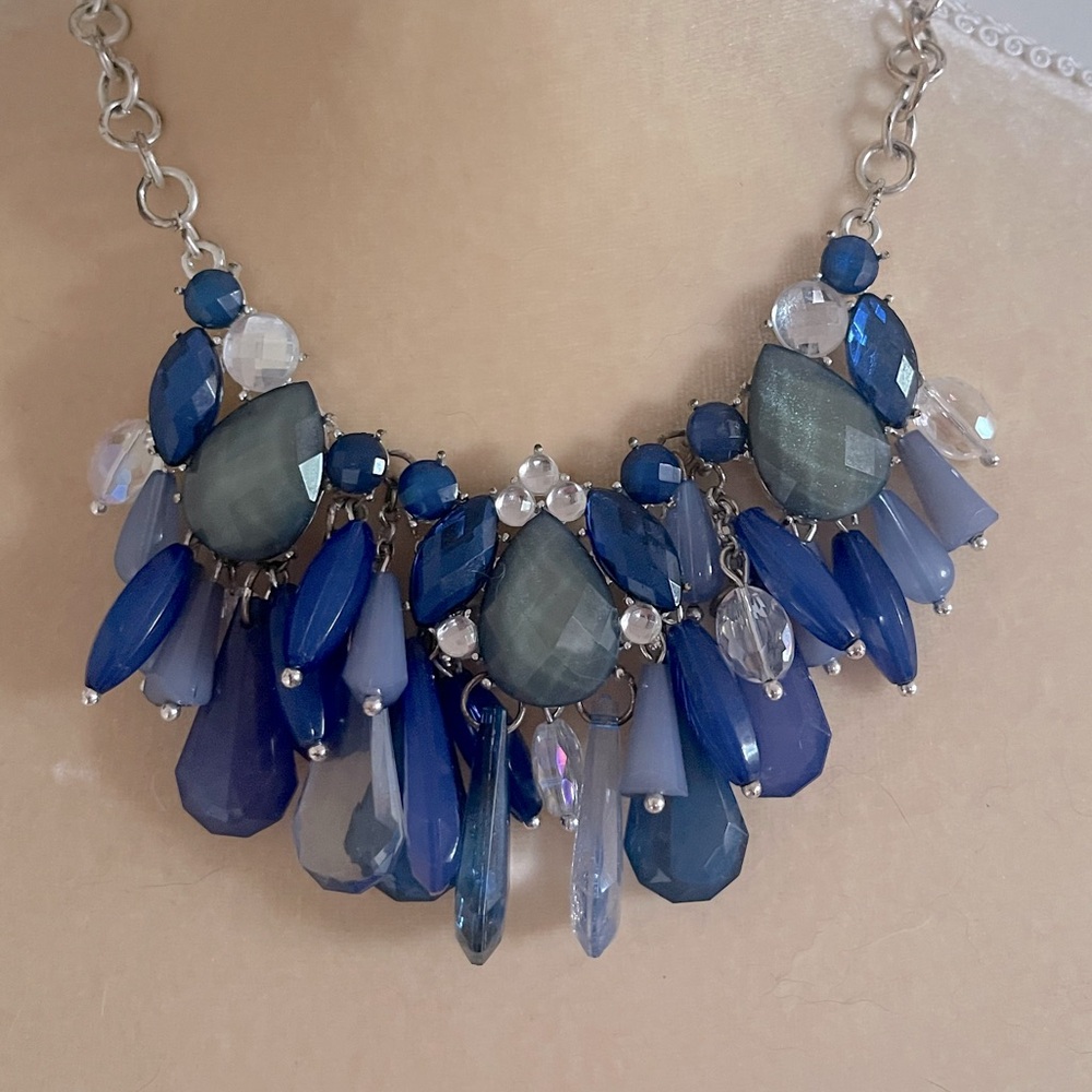 Elegant Blue Statement Necklace